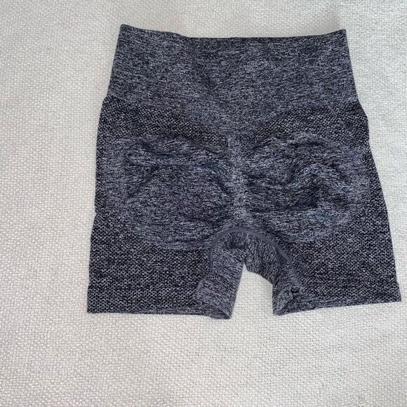 Gray Ruched Scrunch Butt Bike Shorts | Sz S - Picture 4 of 4